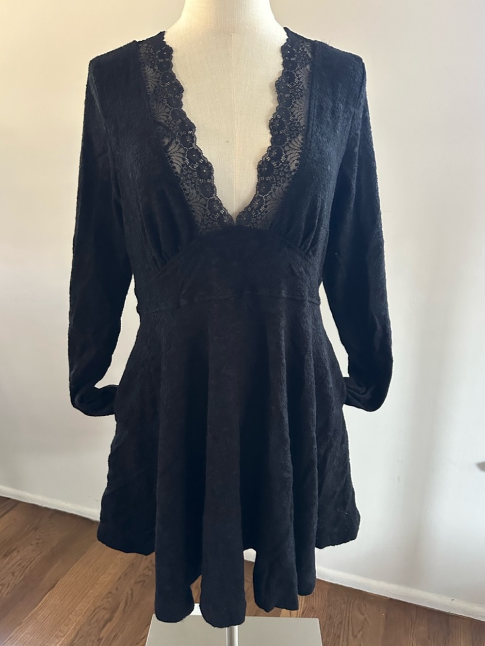 Free People - Black Lace-Trim Long Sleeve Dress - Medium